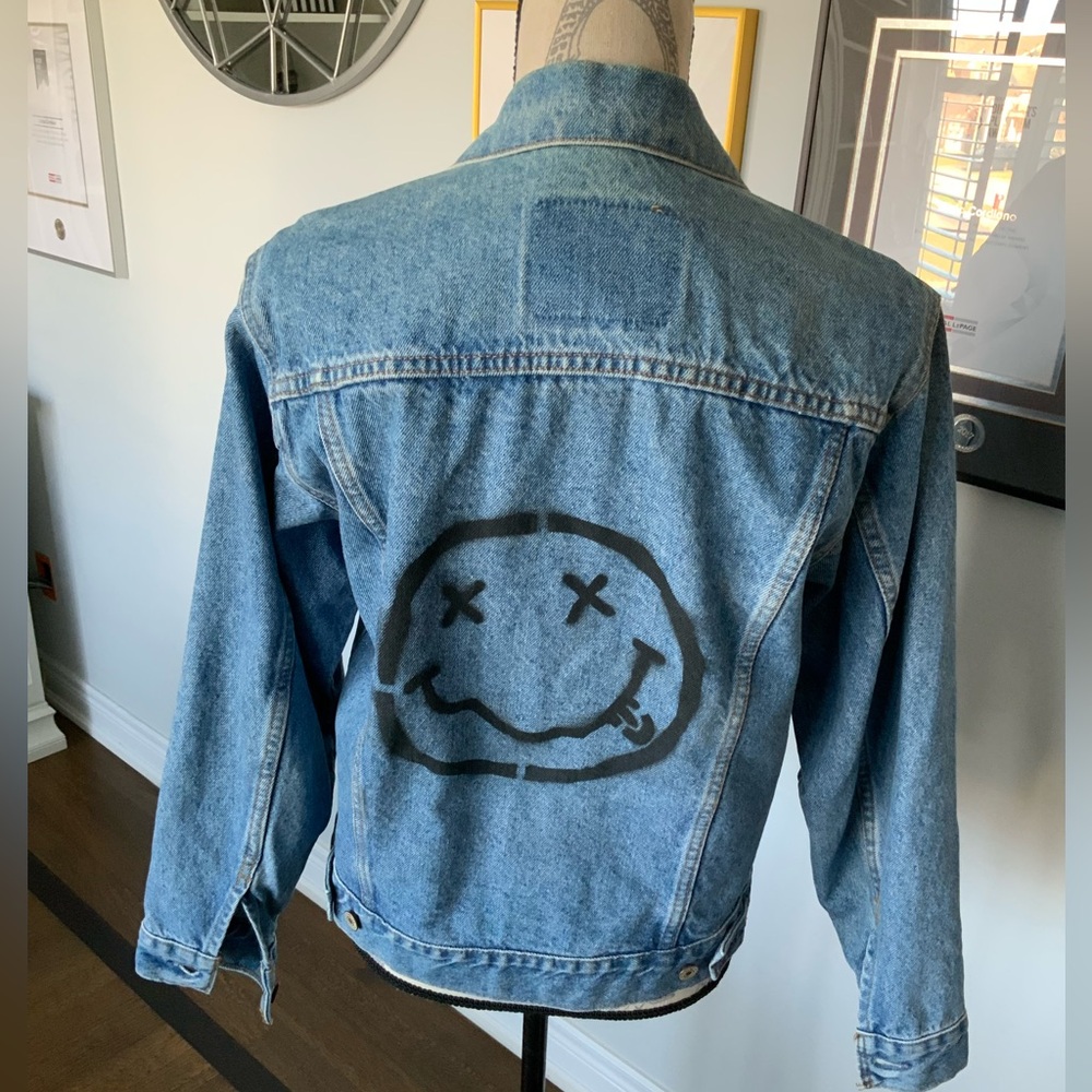 Vintage LEVI’S Nirvana Graphic Light Wash Button Up Jacket Unisex Size Large
